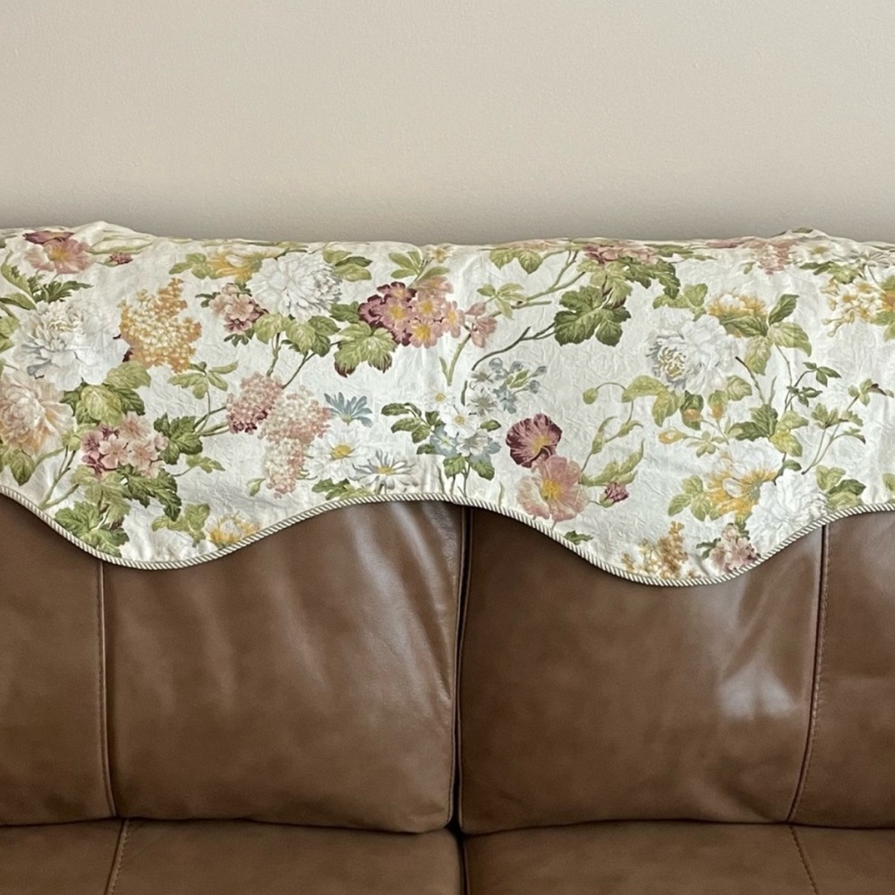 Window Valance - Picture 2 of 6